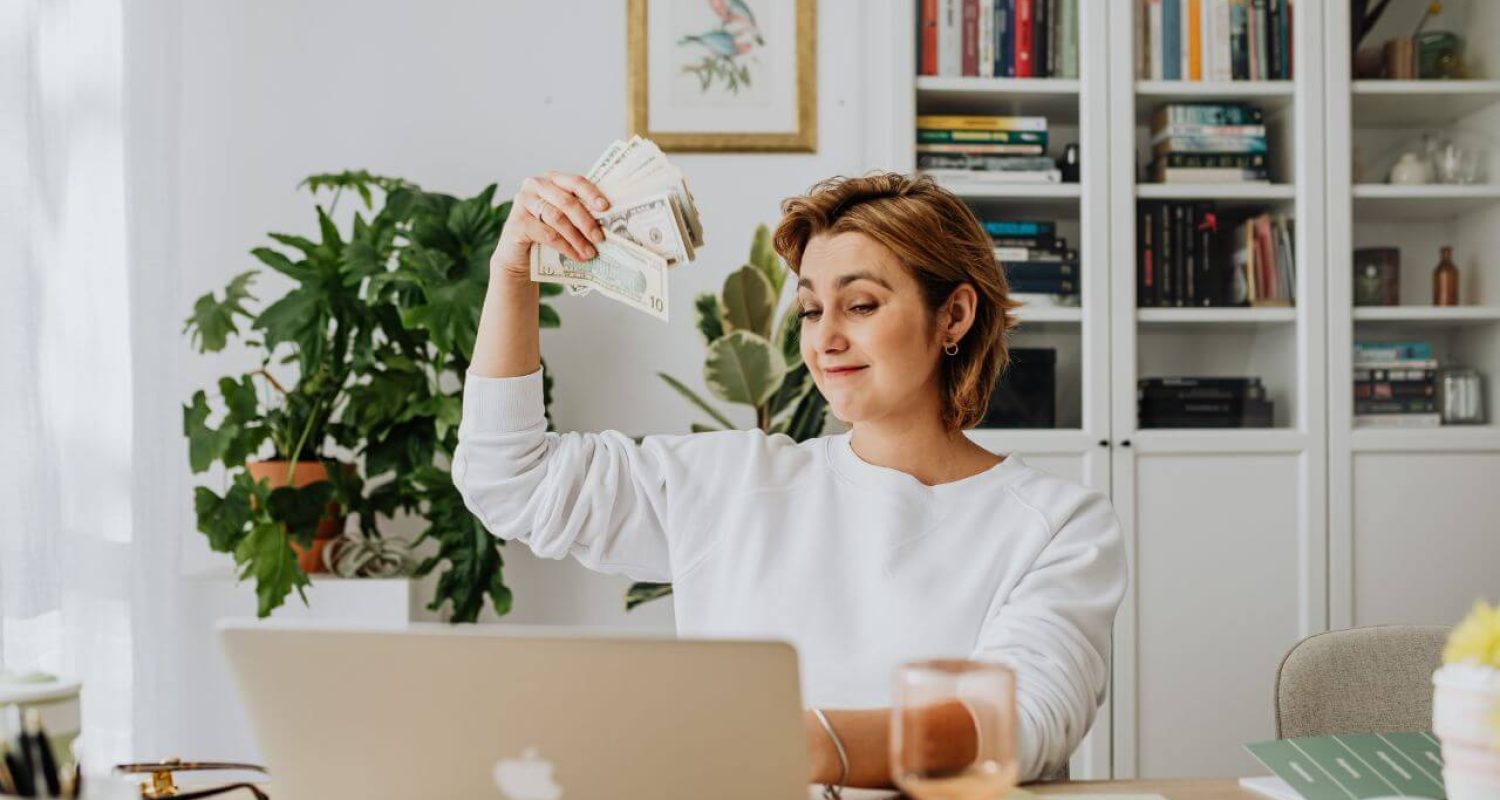 Como Ganhar Dinheiro na Internet Para Iniciantes: 20 Ideias Para Começar Agora